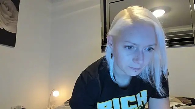 BetterThanYourEx69 online show from September 24, 7:39 pm