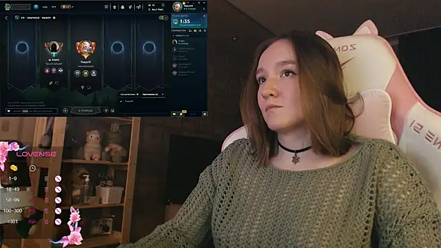 MoonlishSiren online show from November 6, 9:05 pm