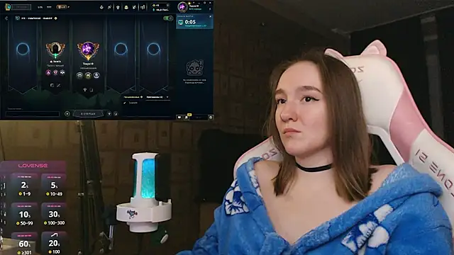 MoonlishSiren online show from February 6, 8:45 pm