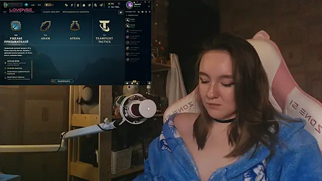 Snapshot of MoonlishSiren chatting on May 27, 8:50 pm MoonlishSiren online show from May 27, 8:50 pm
