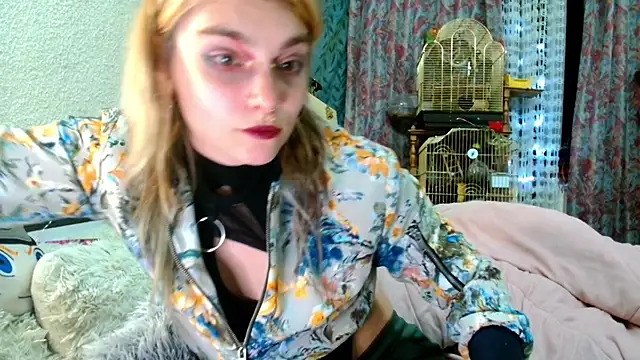 Snapshot of Sophie_Bell chatting on May 4, 6:59 pm Sophie Bell online show from May 4, 6:59 pm