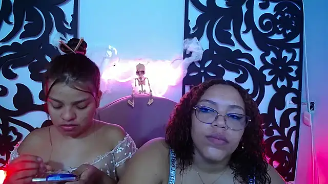 Snapshot of your_little_naughty1 chatting on October 29, 3:09 am your little naughty1 online show from October 29, 3:09 am