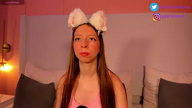 Snapshot of gabi_bunny chatting on February 23, 7:17 pm gabi bunny online show from February 23, 7:17 pm