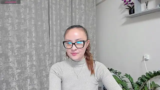 Diana Taylor online show from April 22, 9:05 pm