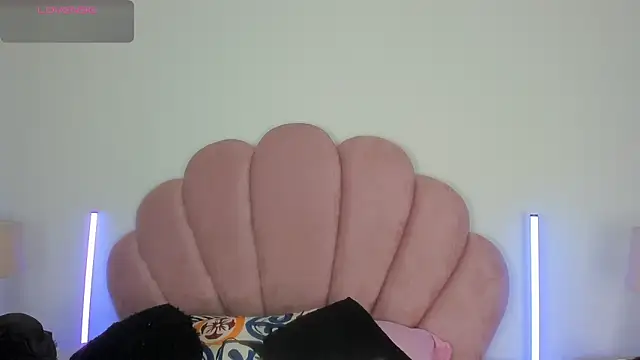 Snapshot of Nicole_Paradise chatting on May 14, 1:29 pm Nicole Paradise online show from May 14, 1:29 pm
