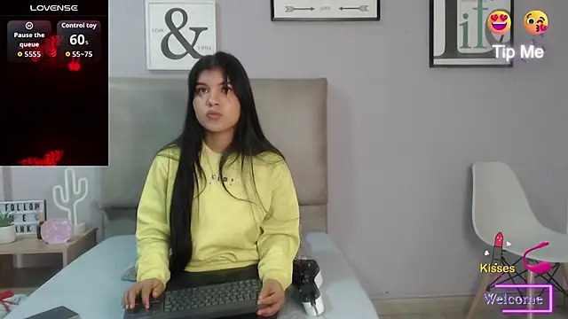 SophiaMeyerst online show from May 4, 1:07 pm