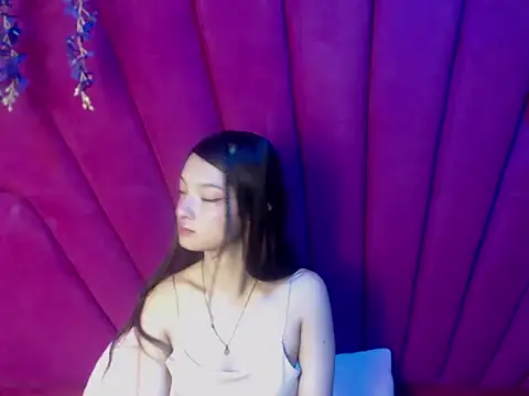 Snapshot of Aurora_18 chatting on April 14, 2:34 pm Aurora 18 online show from April 14, 2:34 pm