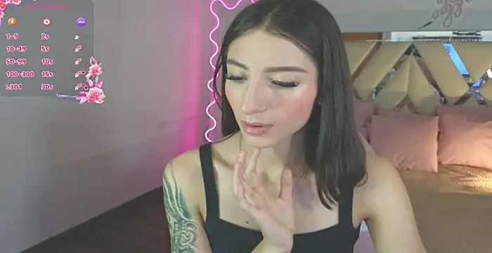 Snapshot of meggan_tay chatting on January 22, 3:31 am meggan tay online show from January 22, 3:31 am