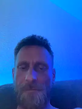 Snapshot of Bro4bro0040 chatting on November 11, 3:28 am Bro4bro0040 online show from November 11, 3:28 am