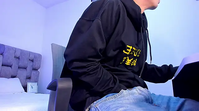 MarcusCollinss  online show from December 13, 1:12 pm