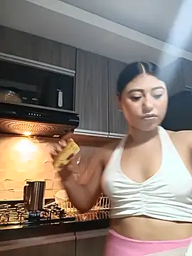 Snapshot of cloy_baby__ chatting on July 17, 11:06 am cloy baby online show from July 17, 11:06 am