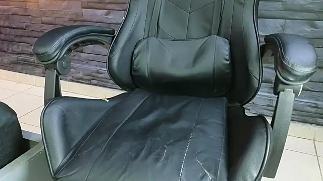 Lilith Zen online show from January 25, 9:47 am