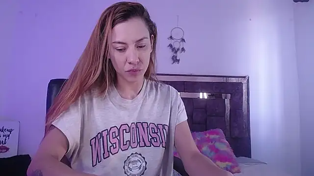 alejandrafitt online show from January 21, 8:43 pm