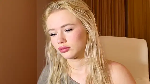 LexieLoree online show from December 24, 4:55 am