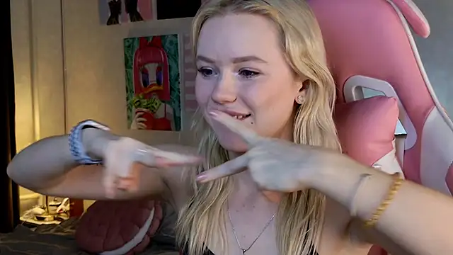 LexieLoree online show from January 24, 7:41 am