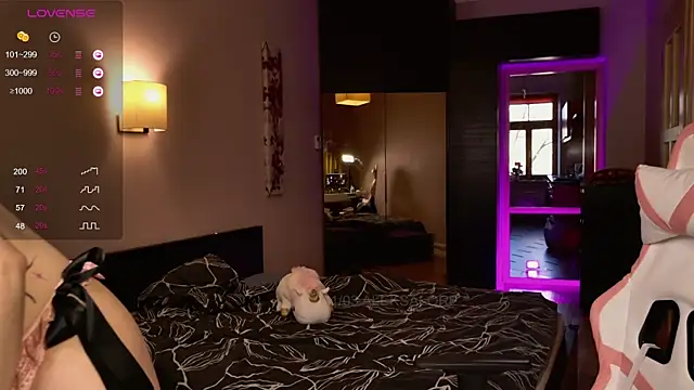 LexieLoree online show from March 21, 7:11 am