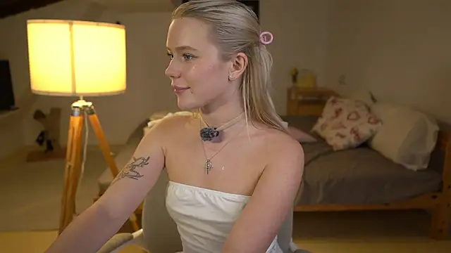 LexieLoree online show from November 13, 4:17 pm