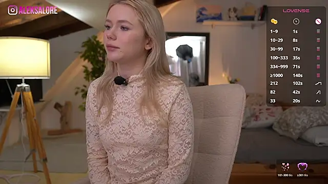 LexieLoree online show from January 19, 4:16 am