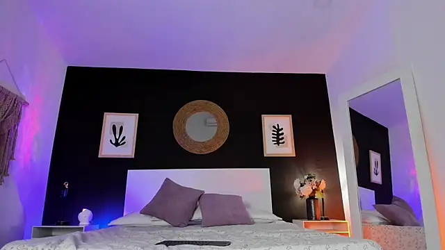 VioletPaket online show from November 11, 11:54 am