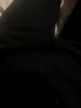 Snapshot of DManL chatting on October 25, 5:51 pm DManL online show from October 25, 5:51 pm