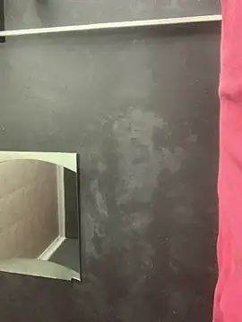 Snapshot of DManL chatting on October 27, 5:44 am DManL online show from October 27, 5:44 am