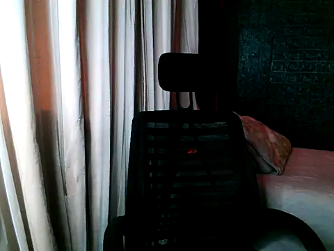 Snapshot of sydneyken chatting on February 12, 1:44 am sydneyken online show from February 12, 1:44 am