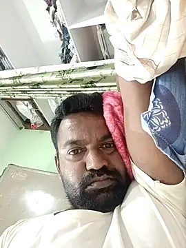 Snapshot of PVNRAO0831 chatting on September 29, 6:24 pm PVNRAO0831 online show from September 29, 6:24 pm