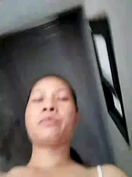 Snapshot of Aninyin22 chatting on July 13, 3:09 am Aninyin22 online show from July 13, 3:09 am