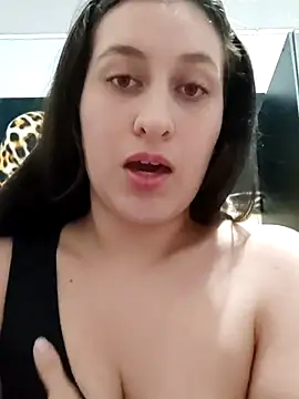 dulccemaria24 online show from March 18, 2:15 am