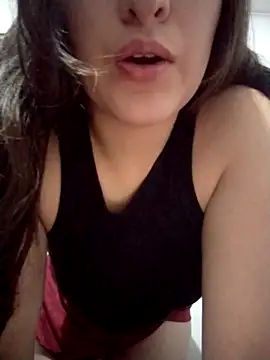 dulccemaria24 online show from January 17, 1:32 am