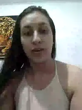 Snapshot of dulccemaria24 chatting on May 8, 1:00 am dulccemaria24 online show from May 8, 1:00 am