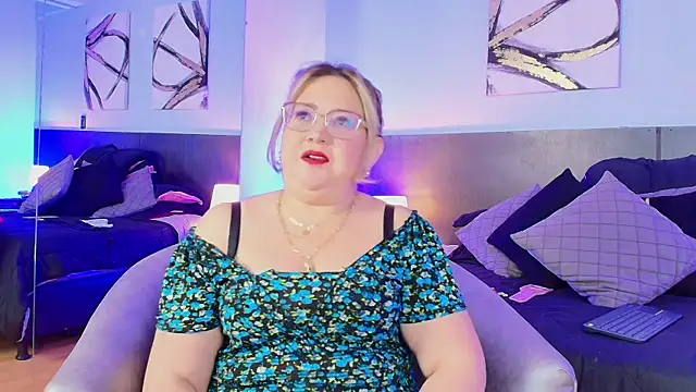 Snapshot of MartinaCaycedo chatting on January 25, 10:08 am MartinaCaycedo online show from January 25, 10:08 am