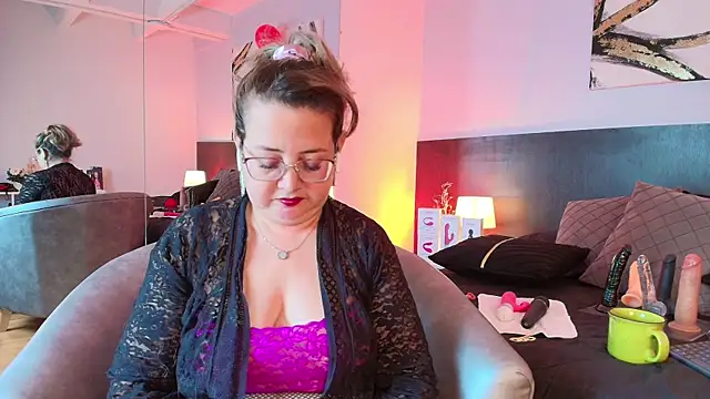 Snapshot of MartinaCaycedo chatting on February 25, 12:55 pm MartinaCaycedo online show from February 25, 12:55 pm
