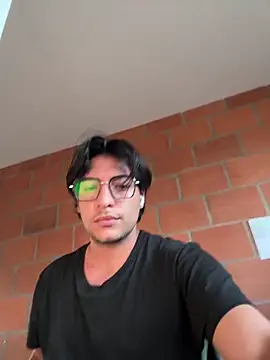Snapshot of Pauldiazz chatting on May 25, 10:38 pm Pauldiazz online show from May 25, 10:38 pm