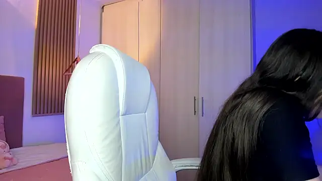 mia nevaeh online show from December 16, 8:25 pm