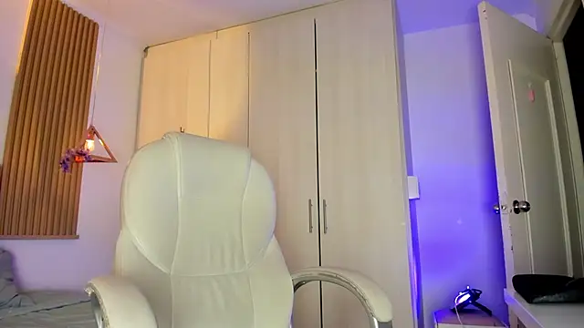 mia nevaeh online show from March 12, 8:48 pm