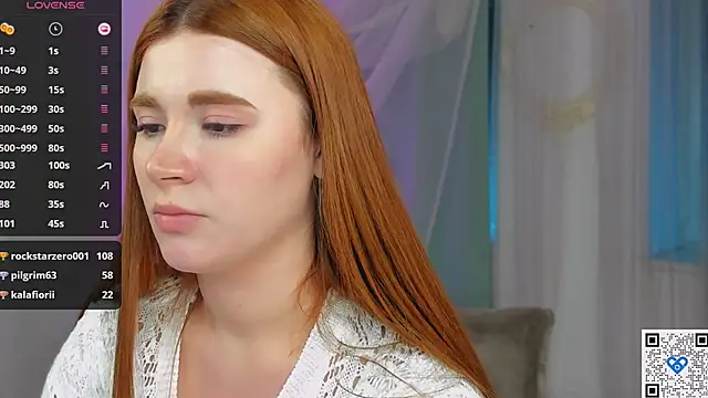 Snapshot of Freckle_Diyana chatting on January 10, 1:42 am Freckle Diyana online show from January 10, 1:42 am