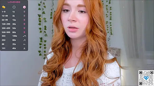 Snapshot of Freckle_Diyana chatting on January 10, 9:42 pm Freckle Diyana online show from January 10, 9:42 pm