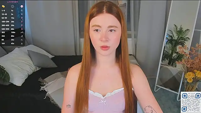 Snapshot of Freckle_Diyana chatting on March 15, 2:03 am Freckle Diyana online show from March 15, 2:03 am