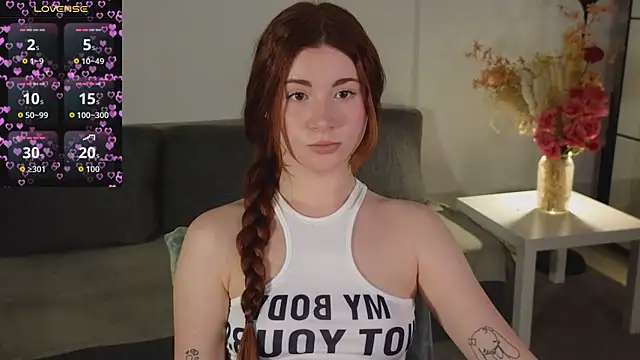 Freckle Diyana online show from December 4, 9:56 pm