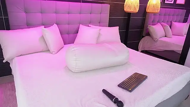 Bella TS  online show from February 6, 8:23 pm