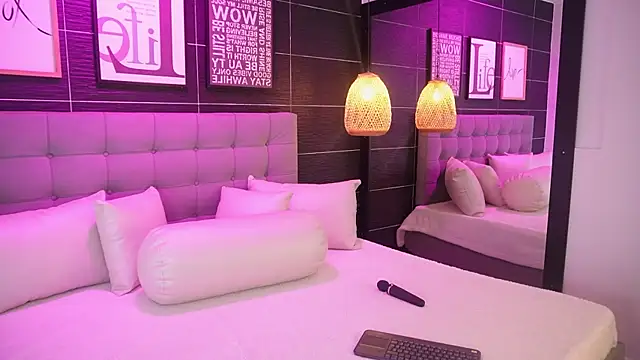 Bella TS  online show from March 11, 10:20 pm