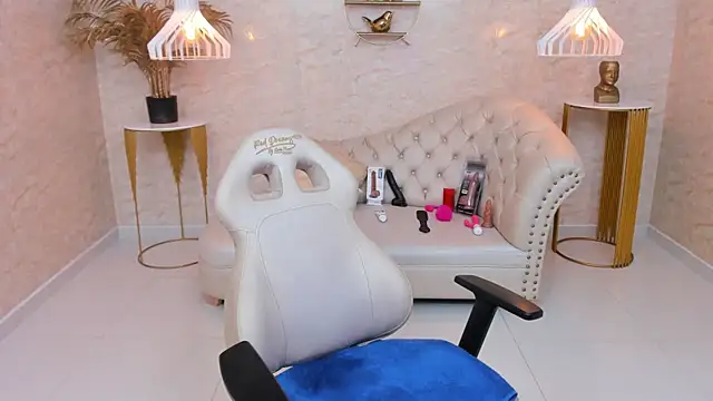 LYA SWEETX online show from February 28, 7:15 am