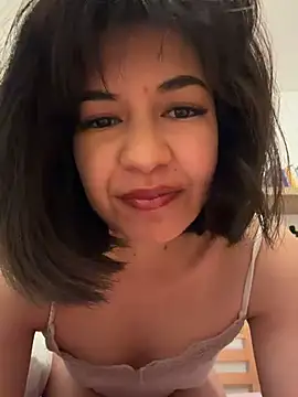 Snapshot of BitchyBratxxx chatting on March 25, 6:03 pm BitchyBratxxx online show from March 25, 6:03 pm