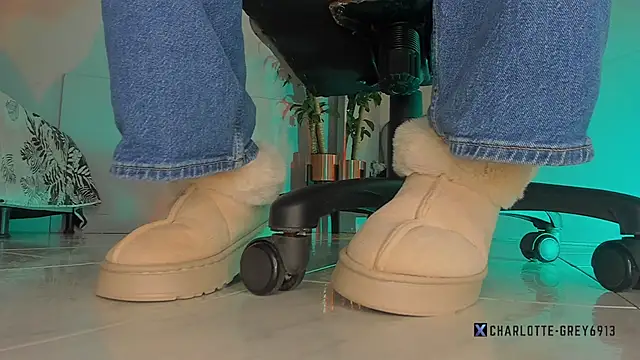 charlotte  grey online show from November 21, 7:45 pm