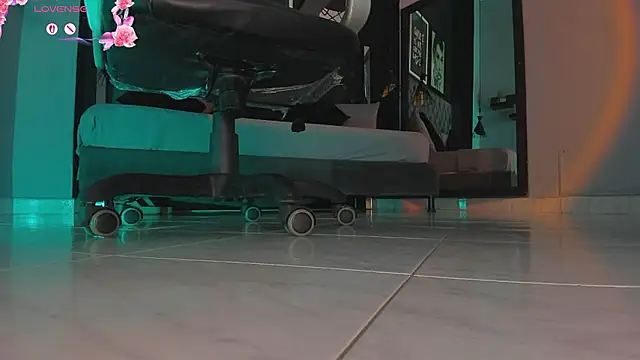 charlotte  grey online show from February 12, 8:15 pm