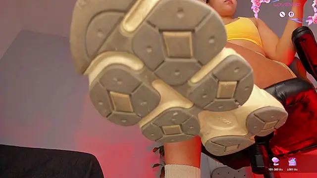 charlotte  grey online show from April 1, 8:06 pm