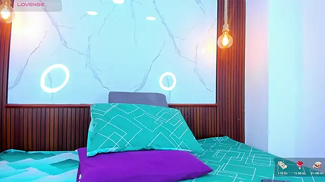 Mia thompson 19 online show from March 18, 8:01 pm