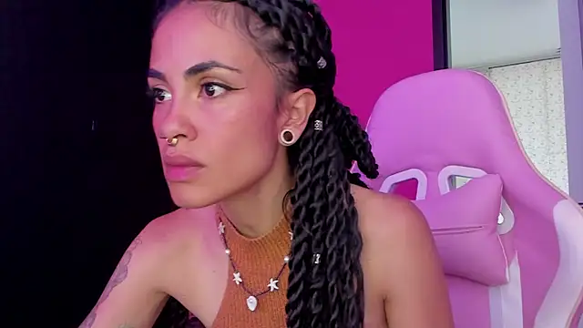 Snapshot of Juanadearco5 chatting on January 7, 6:56 pm Juanadearco5 online show from January 7, 6:56 pm