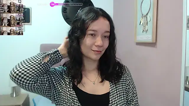 Snapshot of lanna_1878 chatting on January 9, 1:45 pm lanna 1878 online show from January 9, 1:45 pm